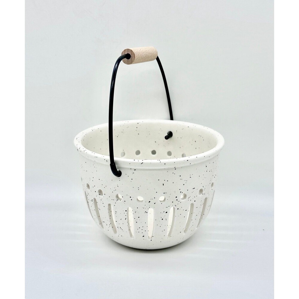 White Speckled Ceramic Dolomite Colander Strainer Wire Handles